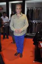 Aditya Raj Kapoor at Etro store launch in Palladium on 16th Sept 2011 (25).JPG